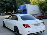 Mercedes E 300-8