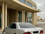 Mercedes E 240-8