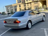 Mercedes E 240-7
