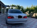 Mercedes E 240-6