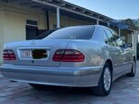 Mercedes E 240-11