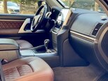 Toyota Land Cruiser-6