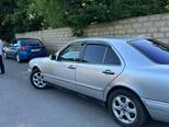 Mercedes E 240-8
