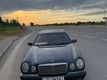 Mercedes E 230-1