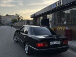 Mercedes E 240-5