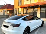 Tesla Model 3-6