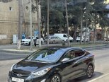 Hyundai Elantra-11