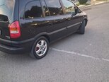 Opel Zafira-5