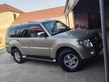 Mitsubishi Pajero-2