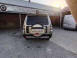 Mitsubishi Pajero-4