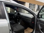 Toyota Avensis-10