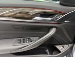 BMW 530e-14