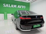 BMW i7-7