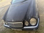 Mercedes E 240-1