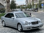 Mercedes E 220-1
