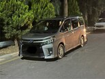 Toyota Voxy-4