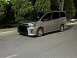 Toyota Voxy-2