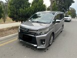 Toyota Voxy-5