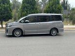 Toyota Voxy-9