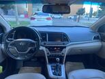 Hyundai Elantra-12