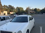 Mercedes E 200-3