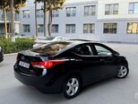 Hyundai Elantra-8