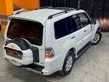 Mitsubishi Pajero-10
