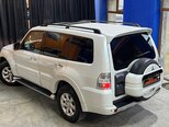 Mitsubishi Pajero-8