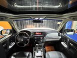 Mitsubishi Pajero-13