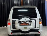 Mitsubishi Pajero-7