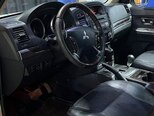Mitsubishi Pajero-21