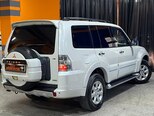 Mitsubishi Pajero-11