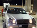 Mercedes E 240-4