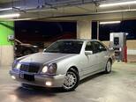 Mercedes E 240-1