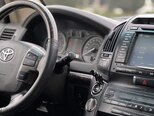 Toyota Land Cruiser-7
