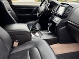 Toyota Land Cruiser-9