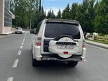 Mitsubishi Pajero-4