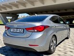 Hyundai Elantra-4