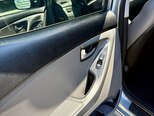 Hyundai Elantra-13