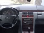 Mercedes E 320-3