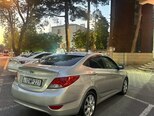 Hyundai Accent-11
