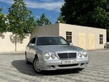 Mercedes E 220-1