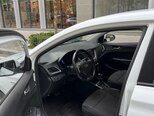 Hyundai Accent-11