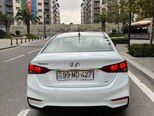Hyundai Accent-10