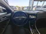 Hyundai Sonata-11