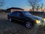 Mercedes E 240-2