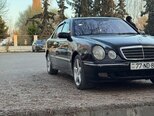 Mercedes E 240-4