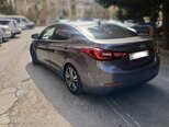 Hyundai Elantra-17