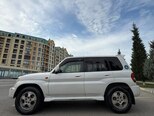 Mitsubishi Pajero io-7