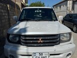 Mitsubishi Pajero io-8